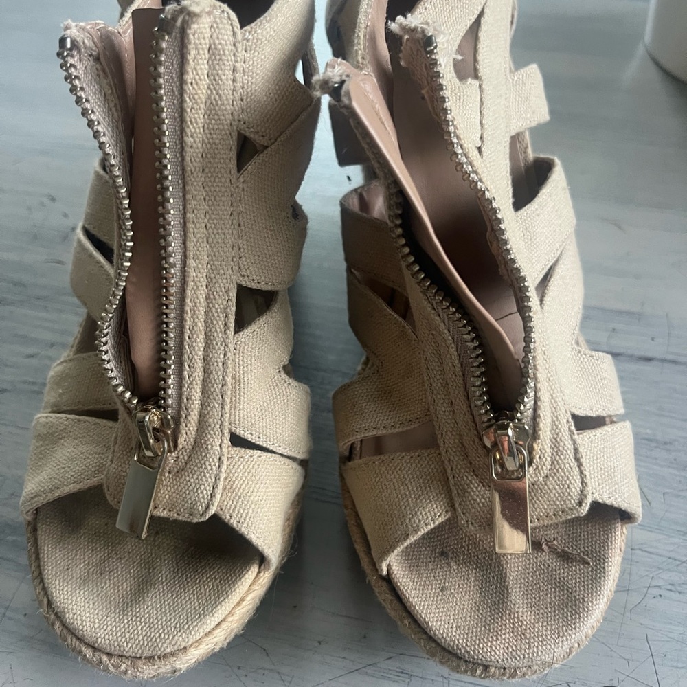Women’s Tan Wedges
